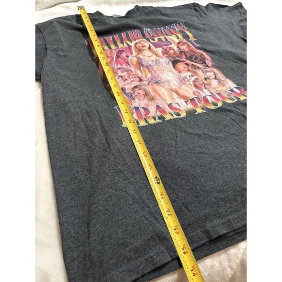 Taylor Swift Eras Tour Graphic Tee XL Dark Gray Unisex Shirt Gildan Cotton - Picture 5 of 5